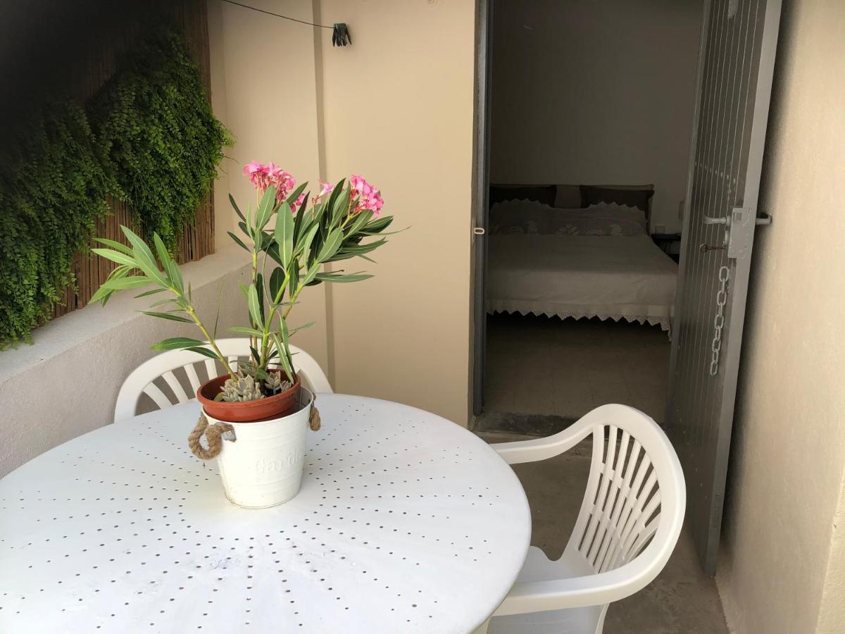 Appartement De Charme Avignon Centre Historique Terrasse Et Balcon Place Pie Luaran gambar